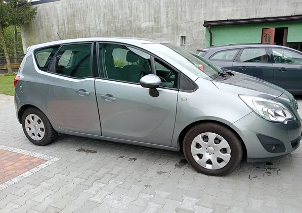 Opel Meriva cena 21800 przebieg: 154000, rok produkcji 2010 z Częstochowa małe 232